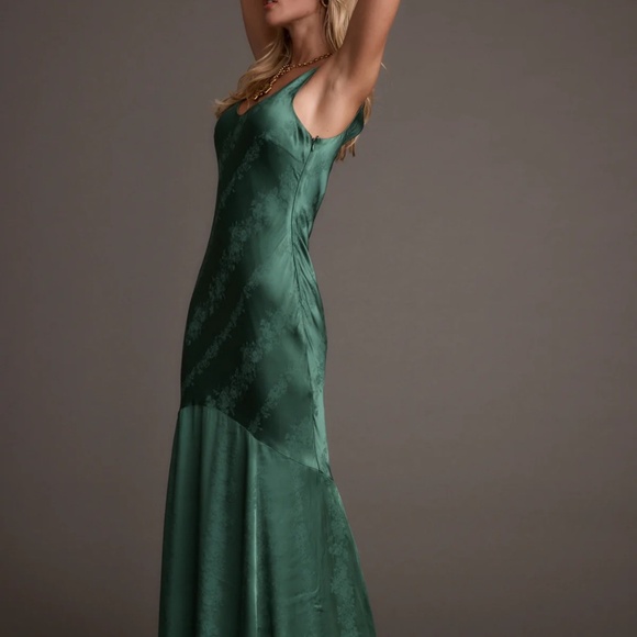 Willow Emerald Jacquard Maxi Dress - Picture 2 of 6